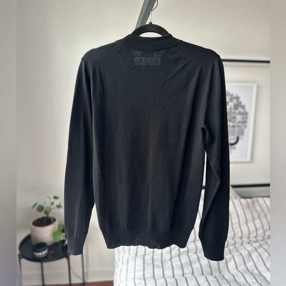 Vetements Fall/Winter 2021 black merino crew neck sweater (Size S) - Picture 3 of 4